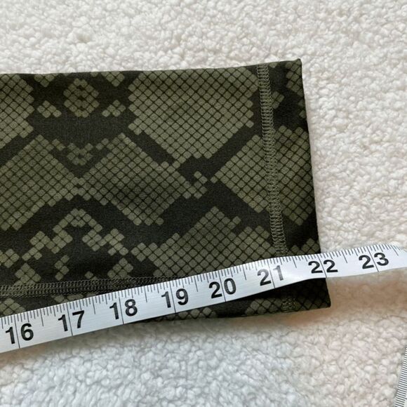Lululemon LikeNew Wunder Under Crop 6 Ziggy Snake Fatigue Green Full-On Luon - Picture 11 of 11